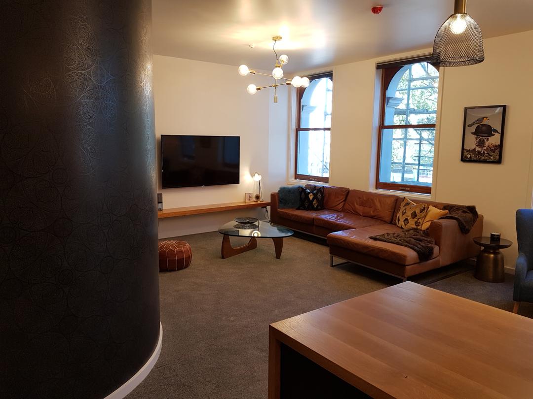 Lounge 1